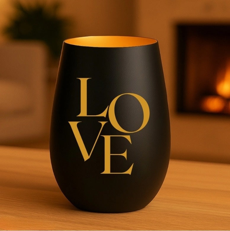 LOVE (meilė) dizaino aromatinė žvakė