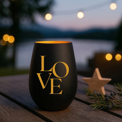 LOVE (meilė) dizaino aromatinė žvakė