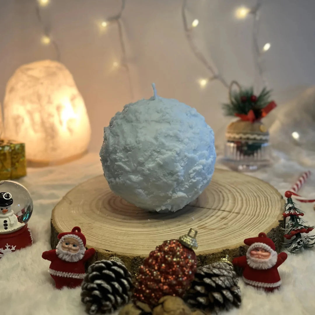 Dekoratyvinė žiemos žvakė „Sniego gniūžtė“