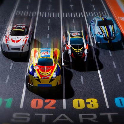 48 mini automobiliukai su įmontuotu garažu